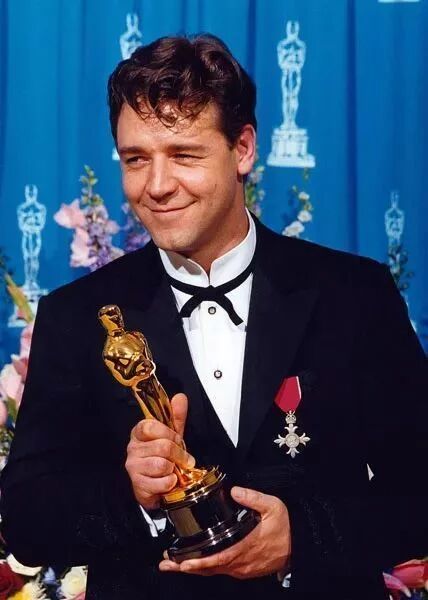 天使和恶魔之间是能够有爱的,天使和恶魔也可以有纯洁的友情