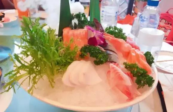 夏天来了喝啤酒吃海鲜,夏天到了吃海鲜