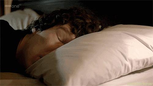 很久没用的枕芯怎么清洗,枕芯脏了枕套拿不下来怎么洗