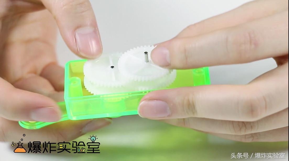 自制手摇发电机灯,制作发电机点亮灯泡