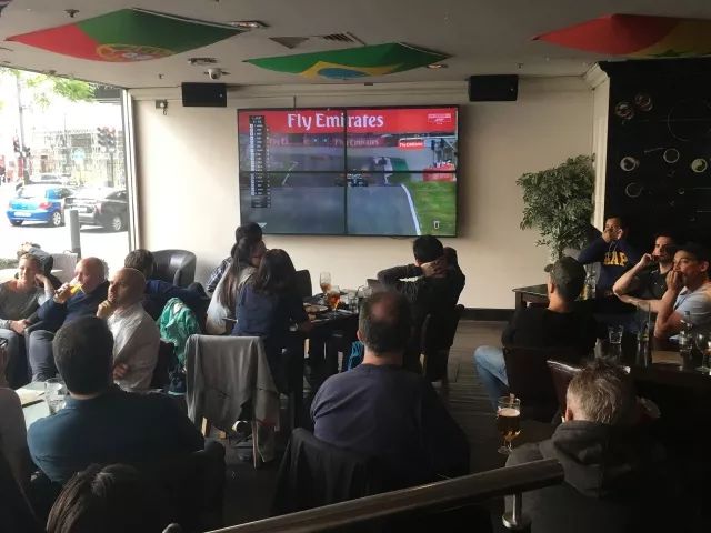 梅奔vs红牛法拉利,f1红牛梅奔法拉利