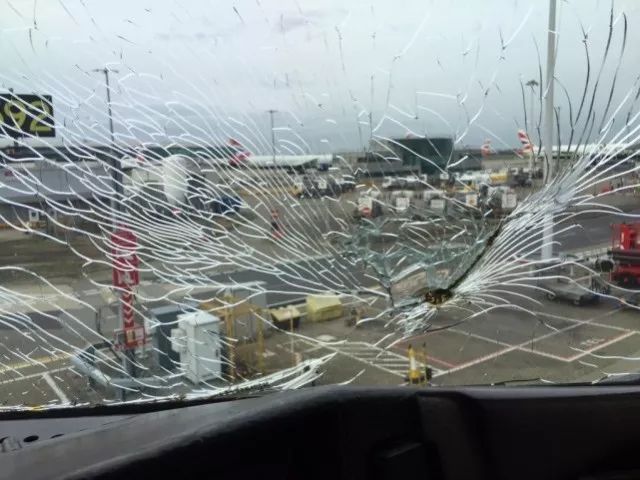 川航机长降落细节,川航机长回忆生死备降惊魂一刻