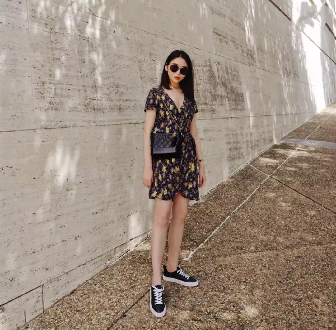 今年最火的包包四季,今年夏天流行什么包包