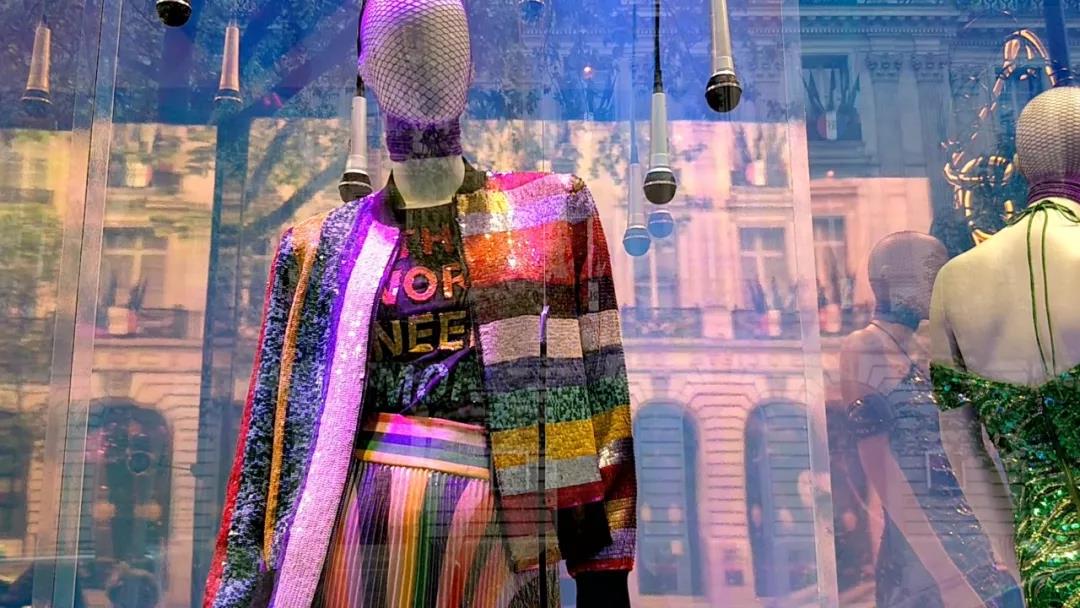 中国人和外国人对奢侈品的态度,中国人和外国人对待奢侈品的态度