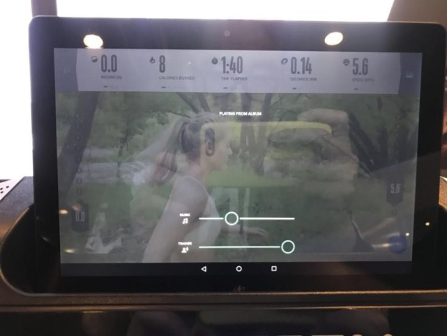 跑步机爱康和舒华哪个牌子好,爱康跑步机百乐福