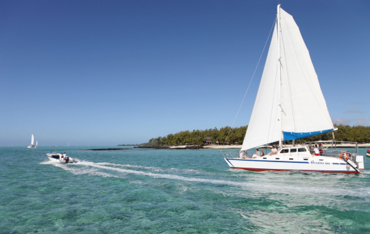 佳能80d和5d2怎么选,佳能5d2和80d拍照对比