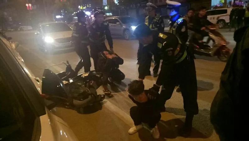 骑警高清图,骑警实拍