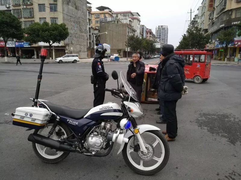 骑警高清图,骑警实拍