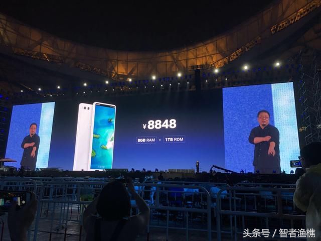 罗永浩谈坚果r1背后的故事,王自如评价罗永浩坚果r1