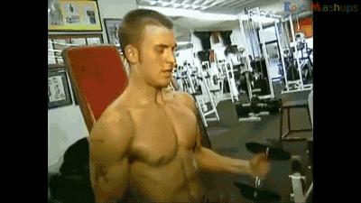 因性感胸肌，被黑粉称“甜心大胸”，美队凭什么成为复联老大？