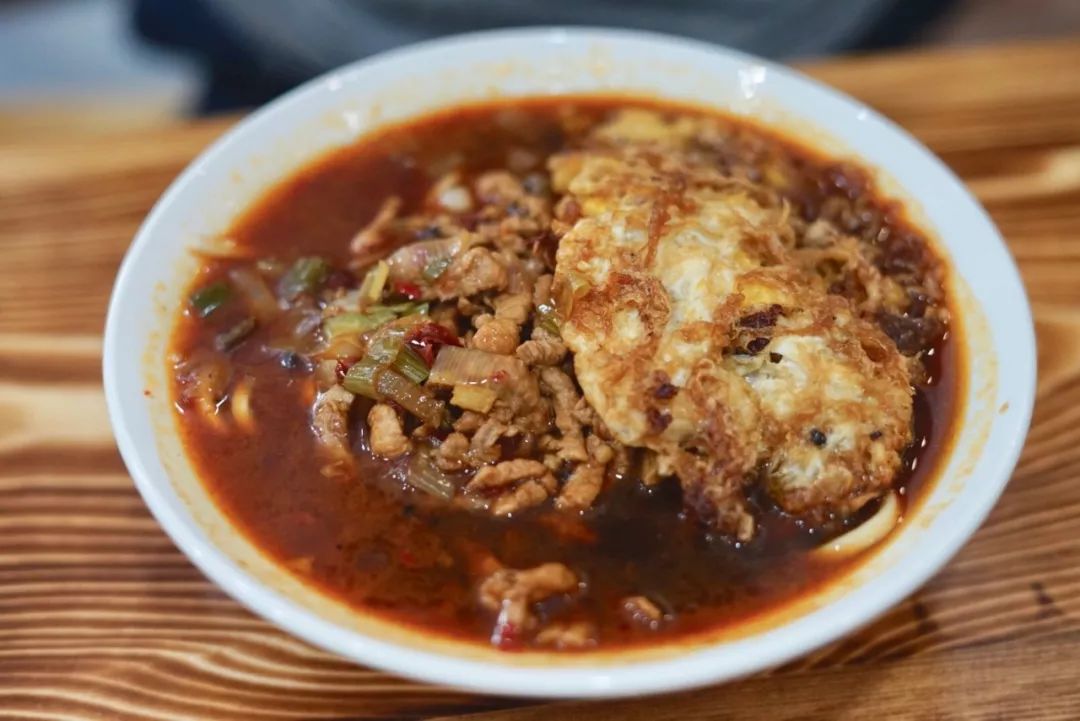 南京有一家古怪的面馆,南京最有名的肉丝面