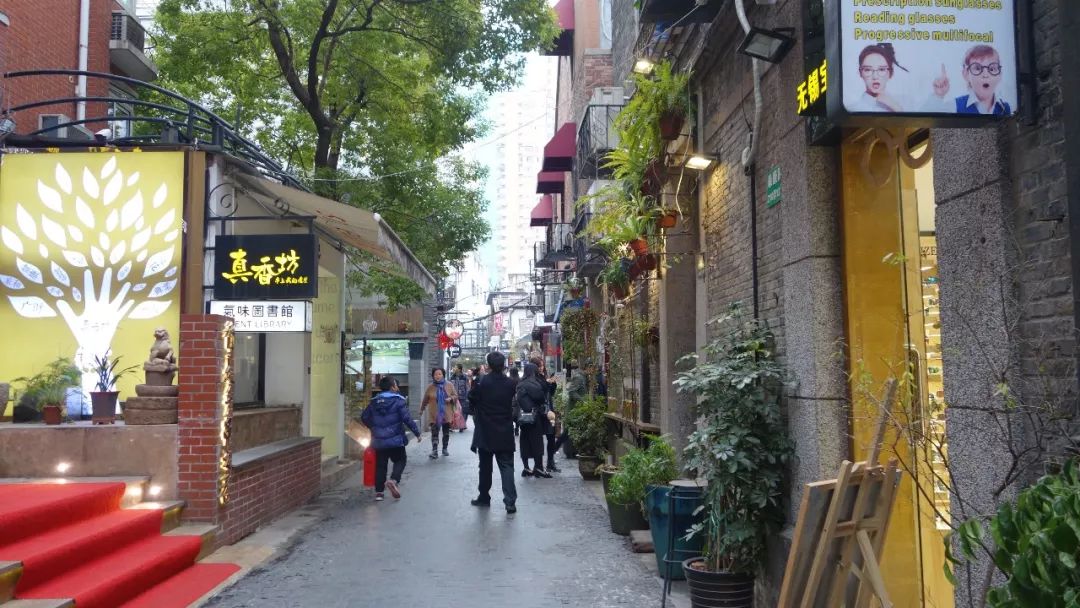 上海旅游必去建筑,时光之旅上海马戏城