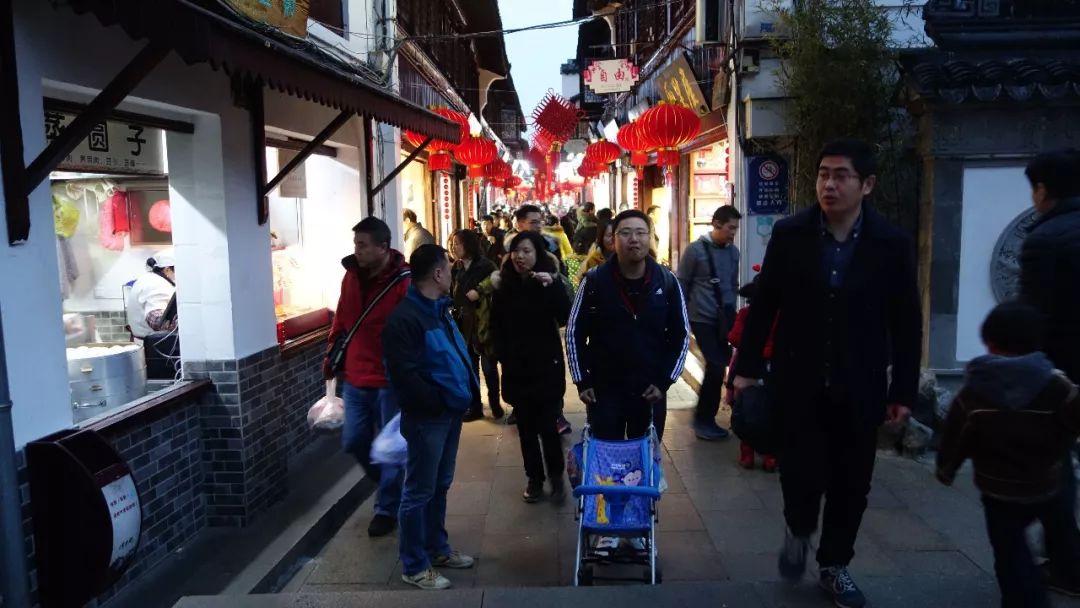 上海旅游必去建筑,时光之旅上海马戏城