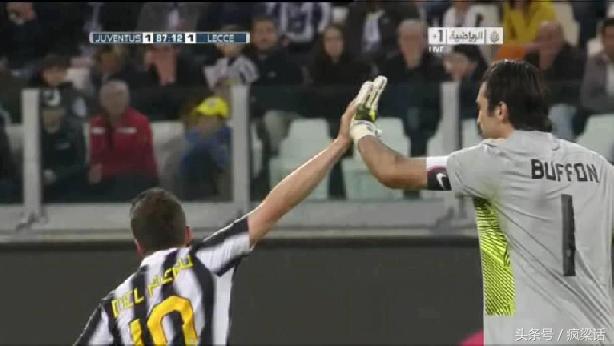 布冯几次入选最佳阵容,布冯的低级失误
