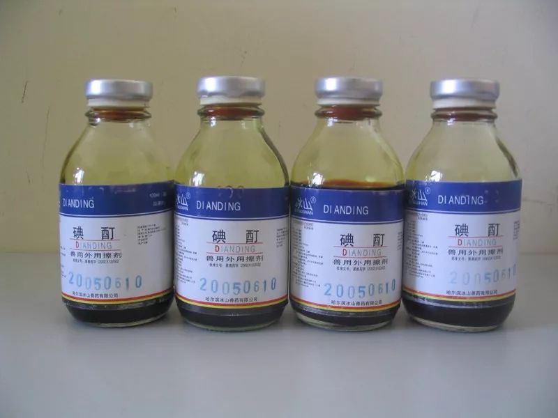 鞋子磨脚一招就能解决,新鞋子磨脚最有效方法