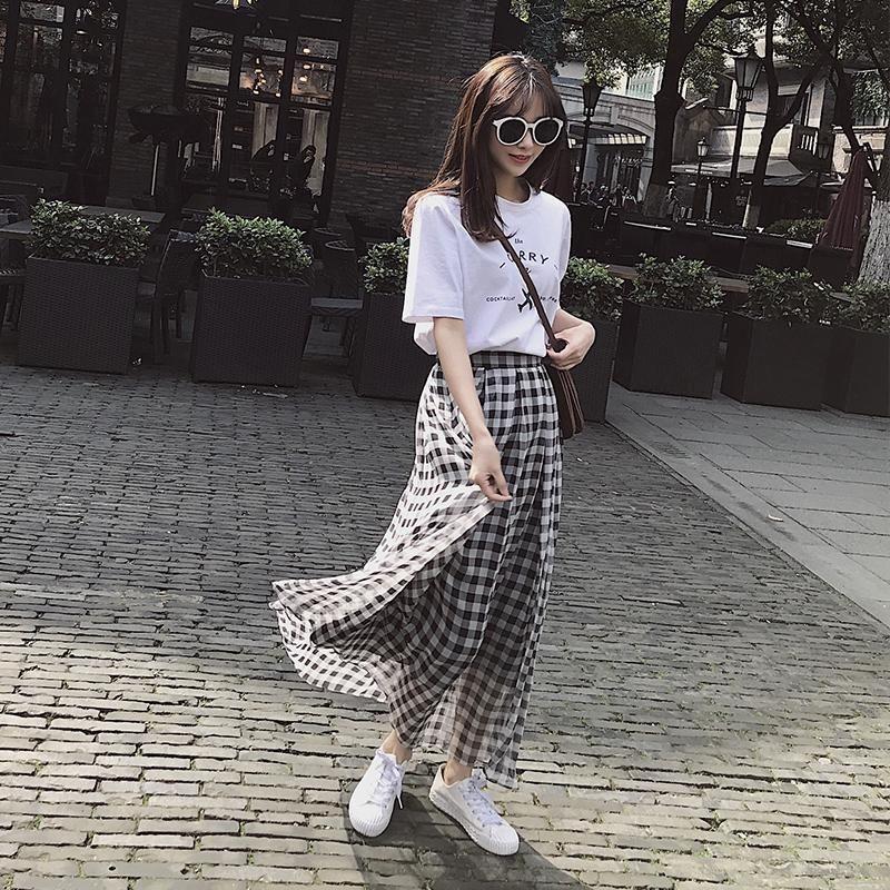 半身裙小清新搭配夏季,白t恤搭配半身裙减龄大气