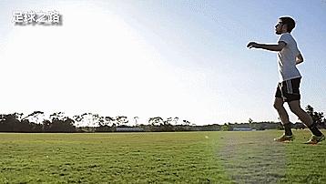 如何侧身接长传球,边后卫接球要领和处理球要领