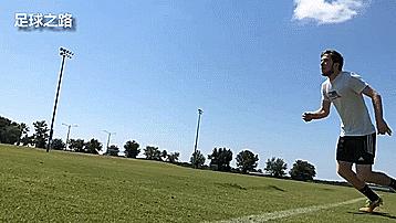 如何侧身接长传球,边后卫接球要领和处理球要领