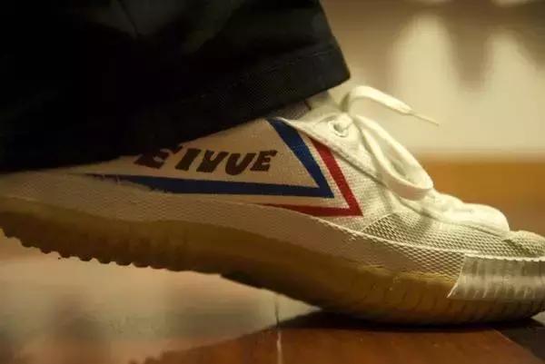 99元的回力跑鞋怎么样,回力99元一双鞋质量怎么样