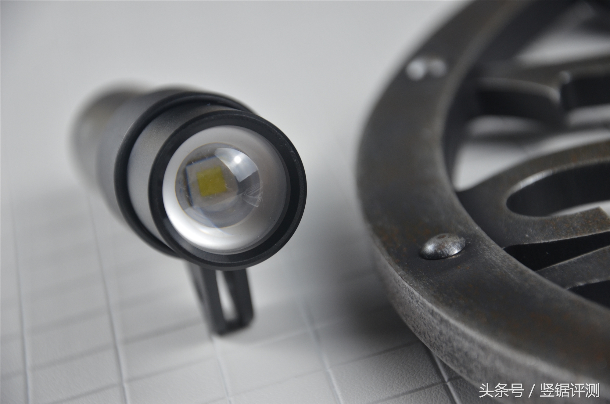 小米强光手电筒评测,小米极蜂变焦强光手电筒