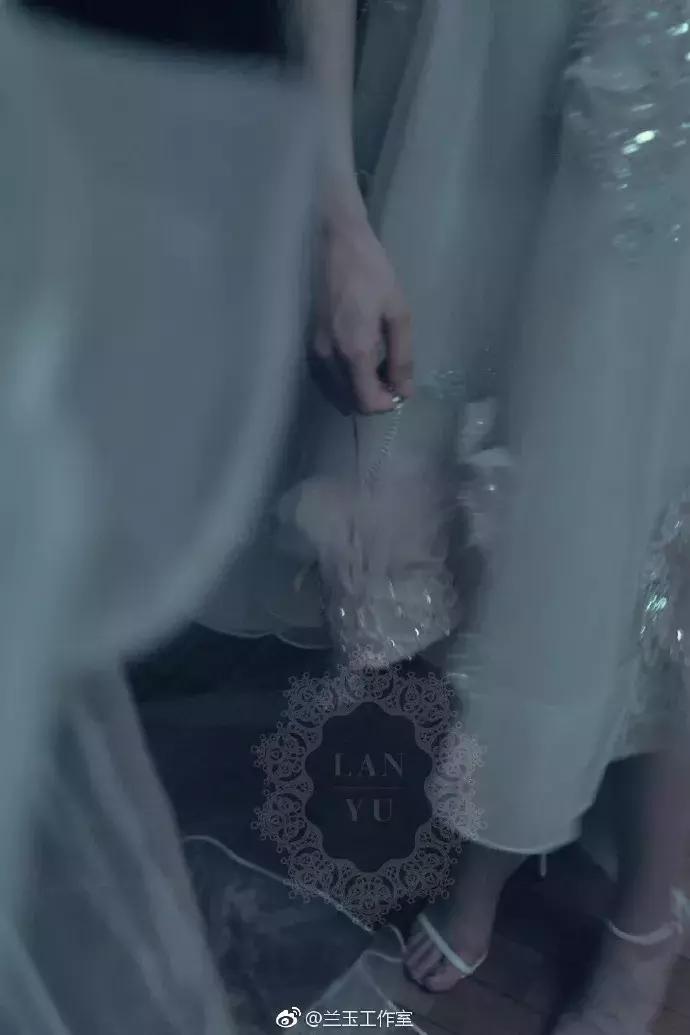 颖儿千山暮雪130斤,颖儿婚纱多少钱