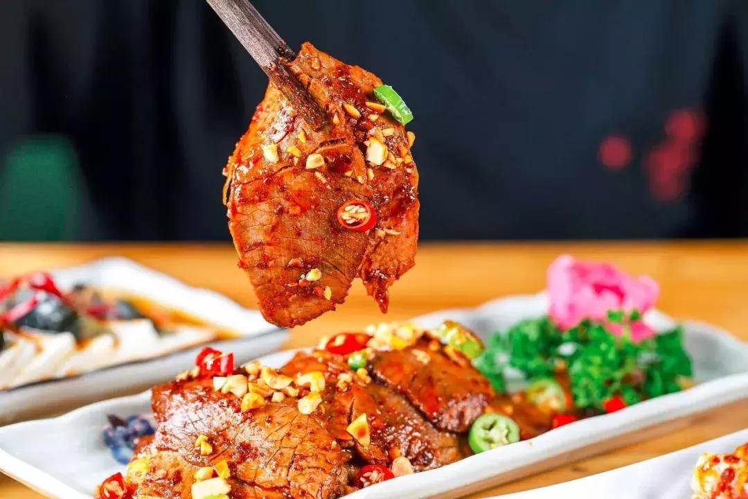 蛙哥被粉丝吊打的视频,网红蛙哥被打