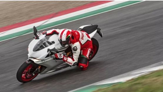 不爱我就拉倒钢琴前奏,不爱我就拉到周杰伦采访