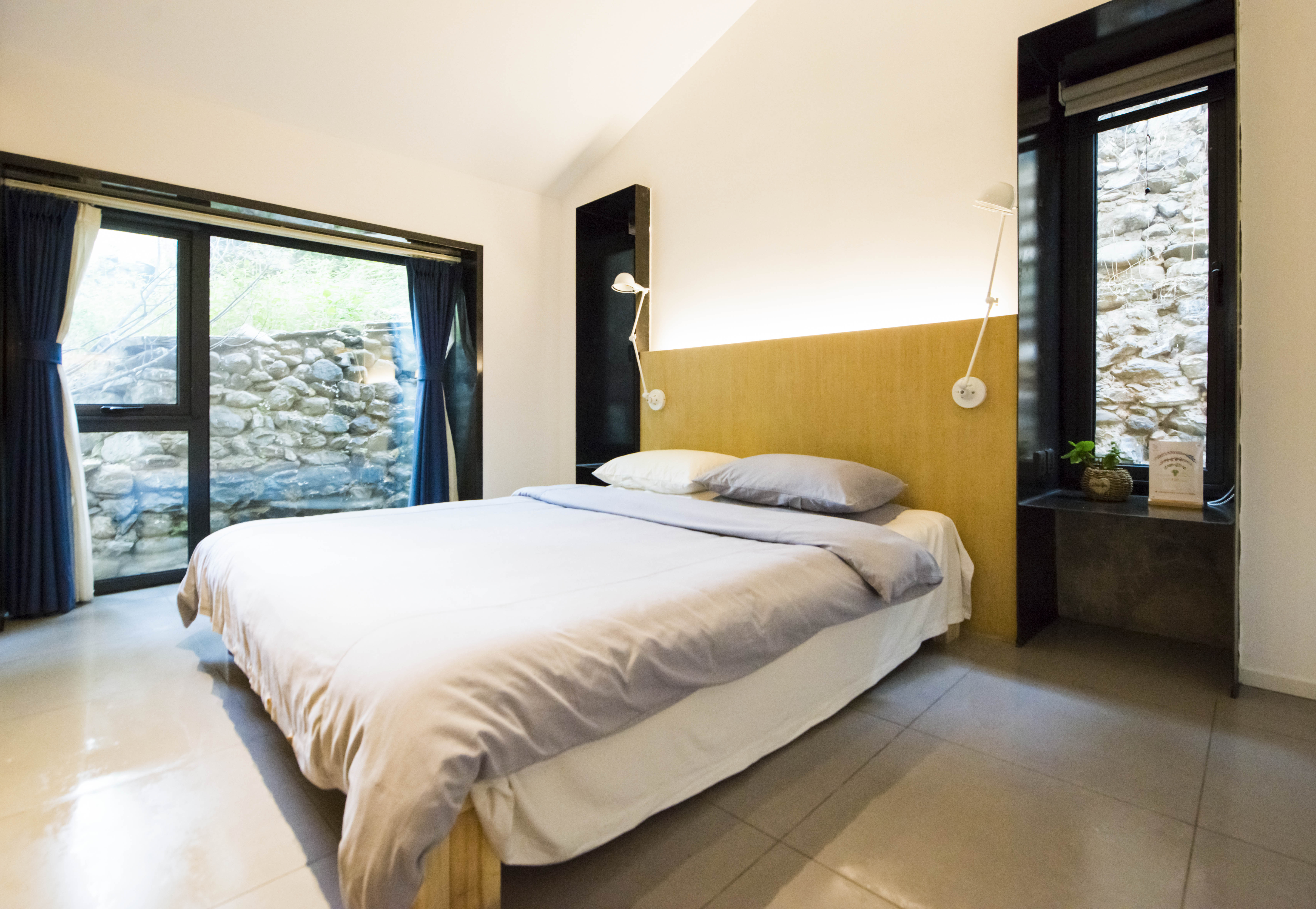 摘一簇黄栌花，把浪漫带回姥姥家，但它柔软的花身却让人不舍碰它