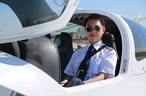 民航招飞的院校都有哪些,航校是高考还是直接参加招飞