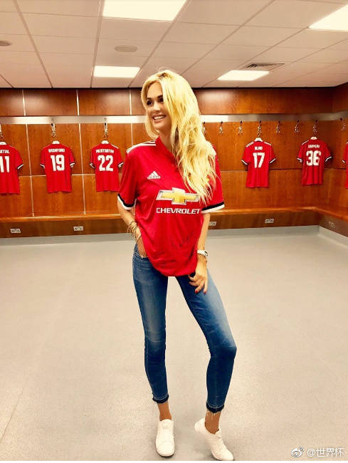 魔鬼身材！俄罗斯世界杯形象大使，烈酒，美女，好风光