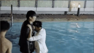 angelababy机场被怼脸,angelababy在机场被怼的视频