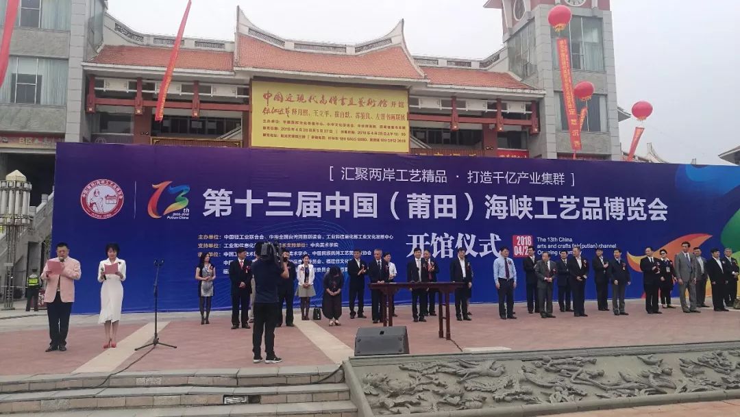 浠庡皬浣滃潑鍒颁骇涓氶泦缇ょ殑铚曞彉,浠庢爣鍑嗗寲鍚戠壒鑹插寲杞彉