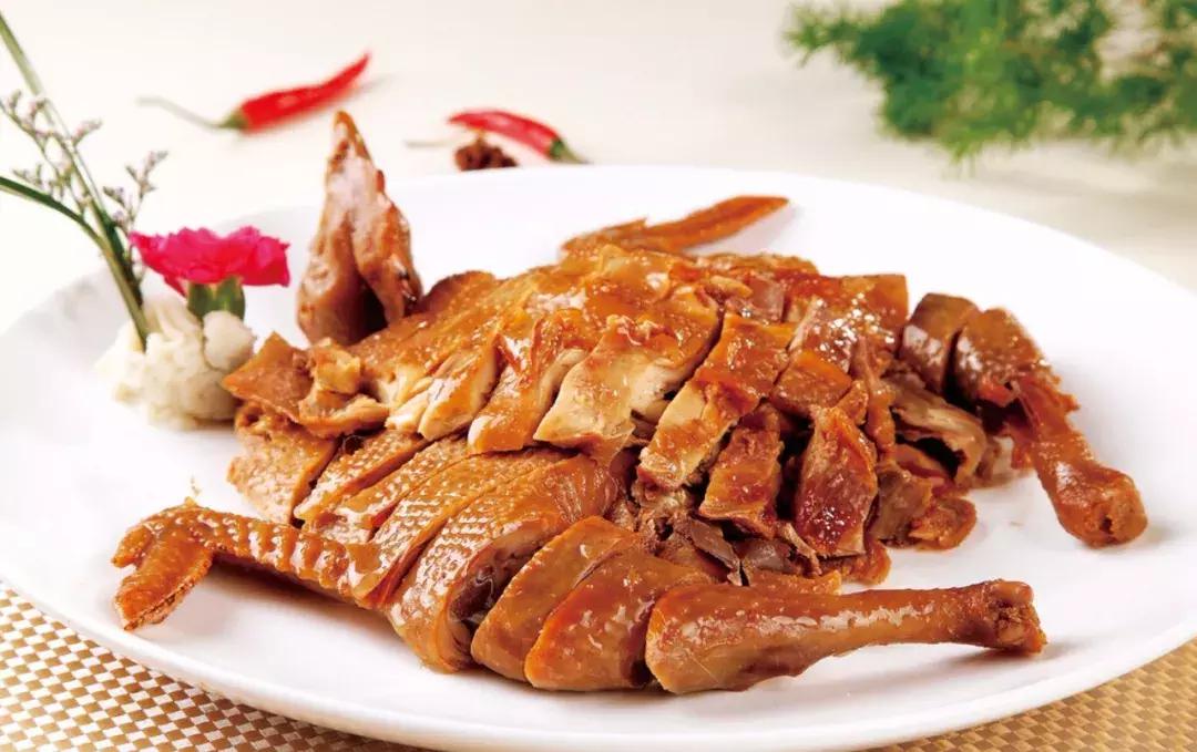 巽寮湾(读:xùnliáowān是粤东数百公里中海水最洁净海湾之一