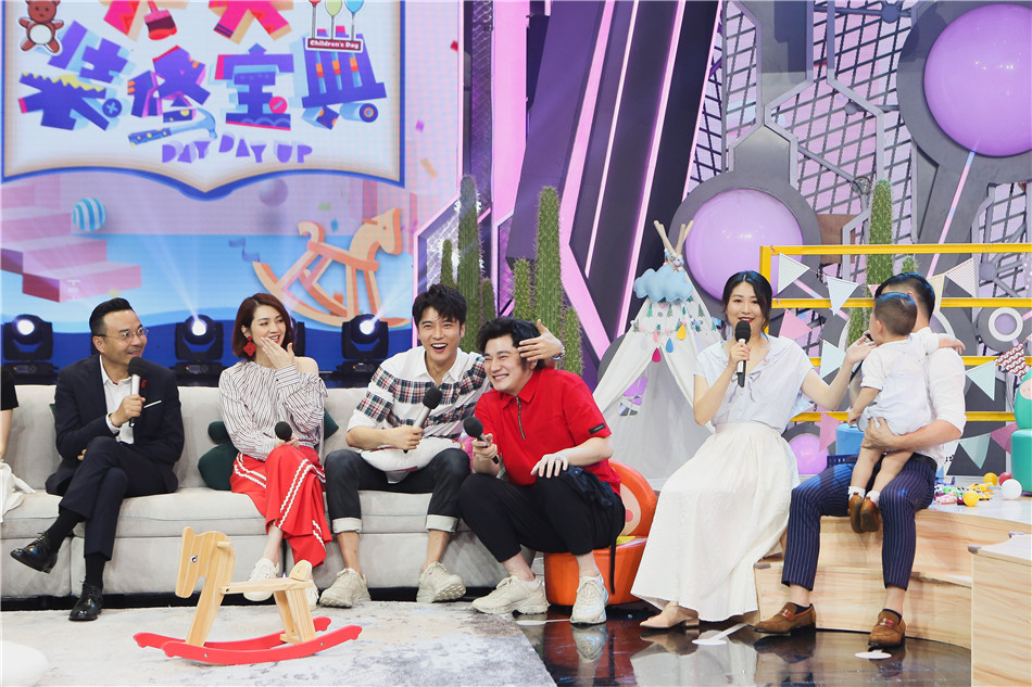 张丹峰洪欣开销,张丹峰挣多少钱