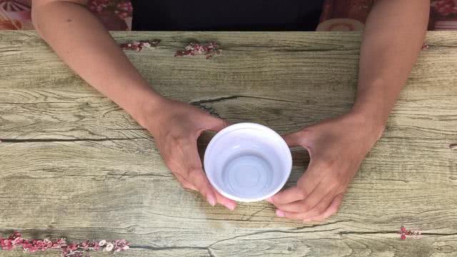 手上长硬皮像茧子用什么办法解决,手上长黄茧子怎么办