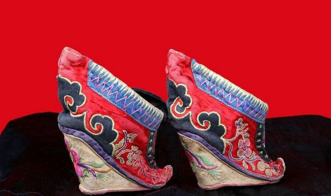 三寸金莲是怎样来的,三寸金莲有什么来历