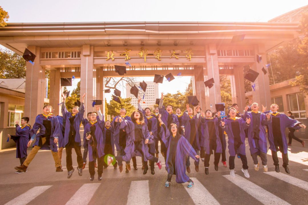 五十人集体照拍照姿势创意大全,高逼格的集体照怎么拍