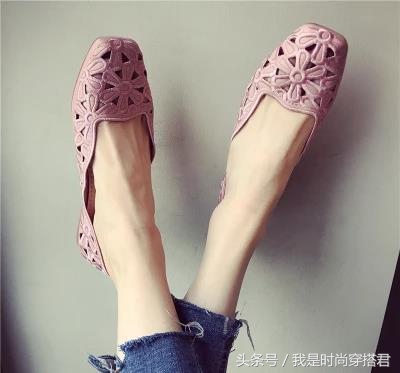 奶奶鞋软底小单鞋搭配,今年最流行的平底鞋厚小白鞋