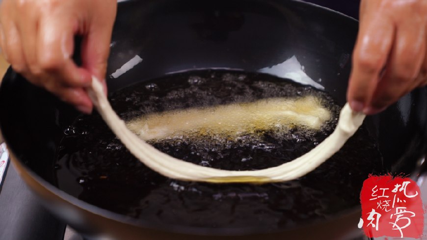 无铝蓬松大油条做法,空心大油条怎样做好吃