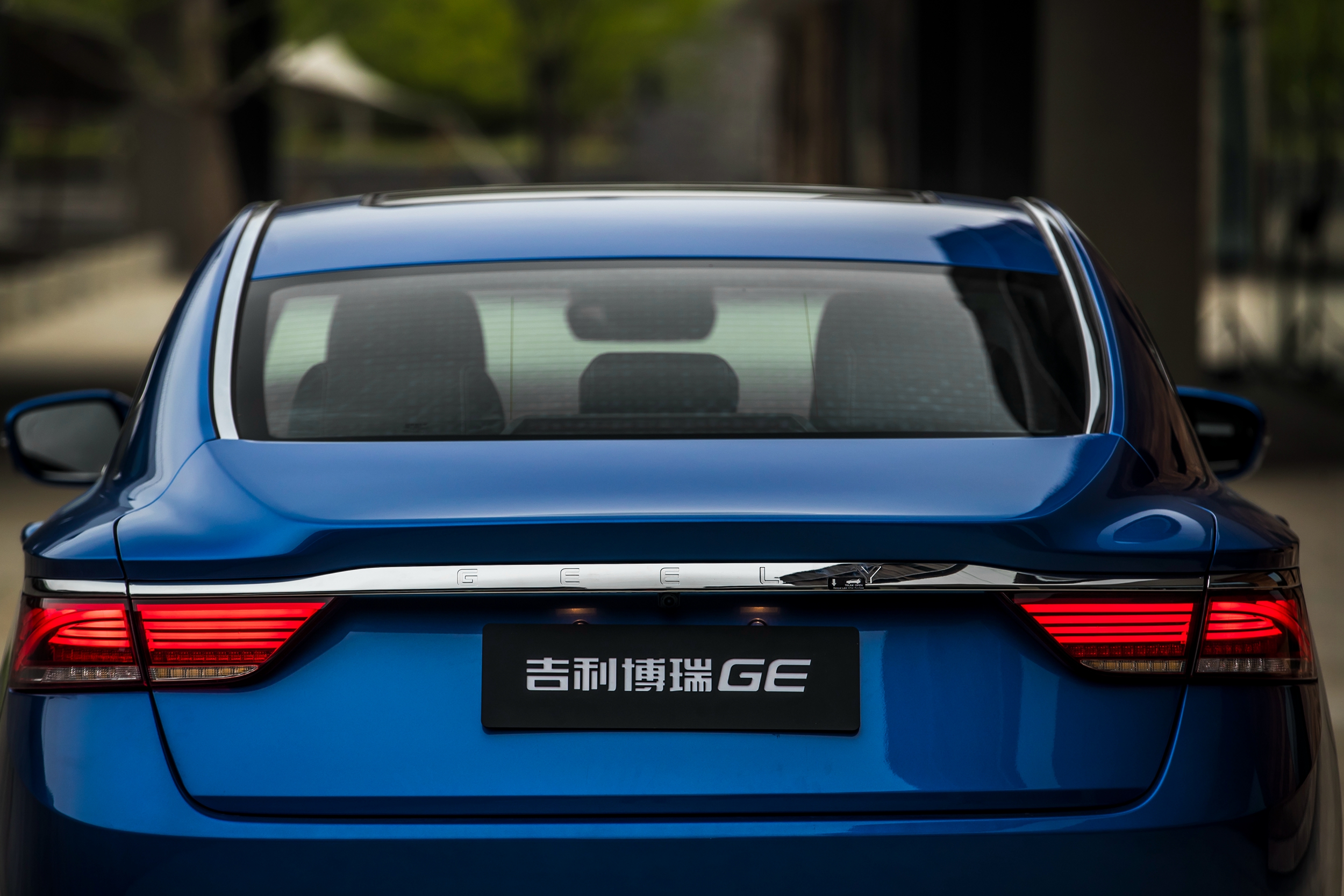 吉利博瑞ge是新能源车吗,吉利博瑞ge新能源改黑武士