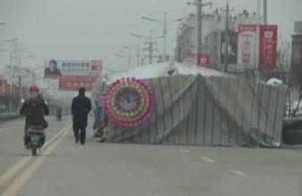 开车遇出殡车怎么办,路上开车遇到殡葬车怎么办