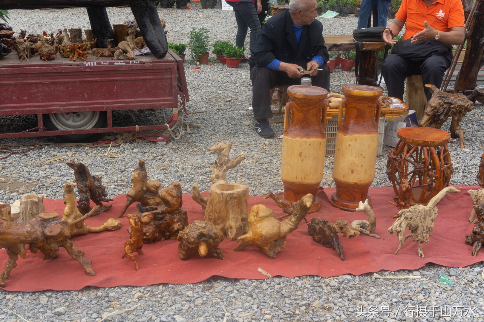 农村常见的树根摆件,农村树根制作工艺品