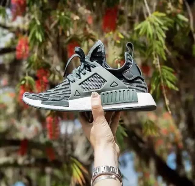 千百小白鞋,千千万万的小白鞋