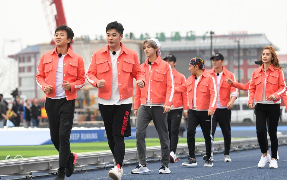 奔跑吧郑恺范丞丞名场面,范丞丞奔跑吧换三次造型