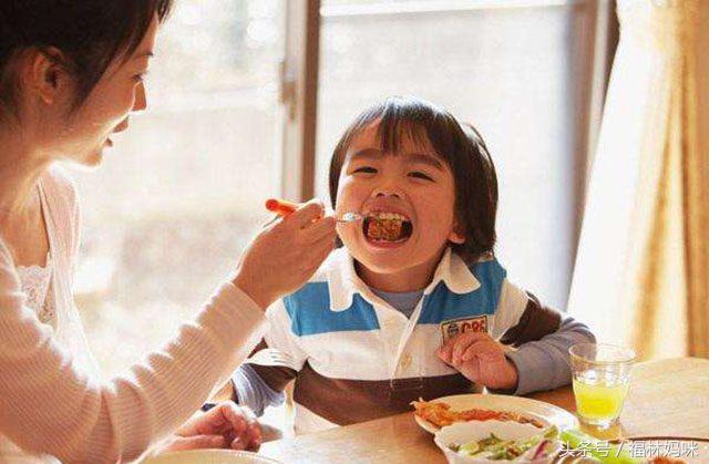 只有宝妈才知道带娃的心酸,盘点宝妈带娃时的温馨瞬间