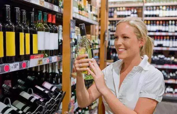 掌握这5种术语你也是葡萄酒行家,识别葡萄酒酒标的基本知识