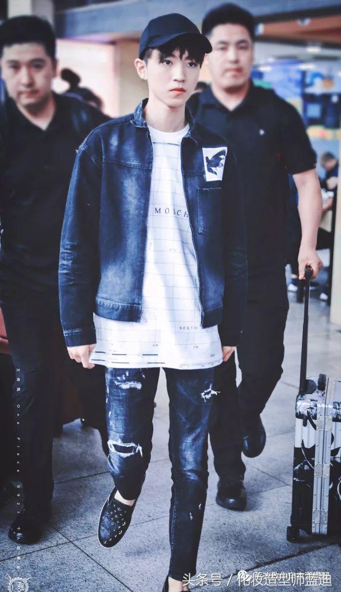 王俊凯一身棒球服,王俊凯机场穿运动套装
