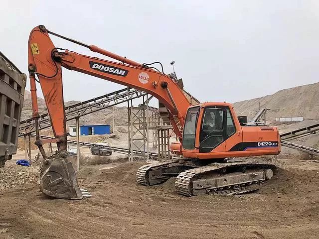 买二手挖掘机性价比最高,二手挖掘机推荐哪款好