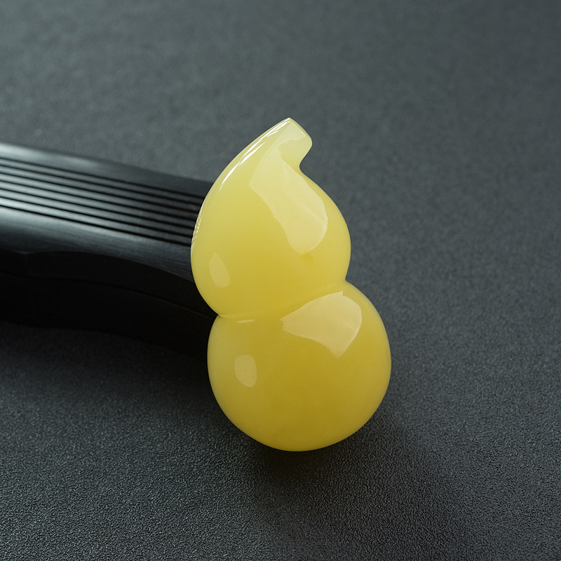 几十元一克的蜜蜡是真蜜蜡吗,最好的蜜蜡价格多少钱一克