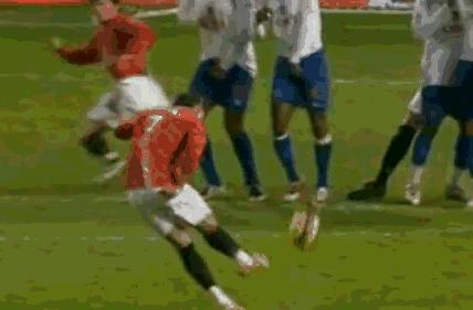 电梯球触球姿势,电梯球厉害还是香蕉球厉害